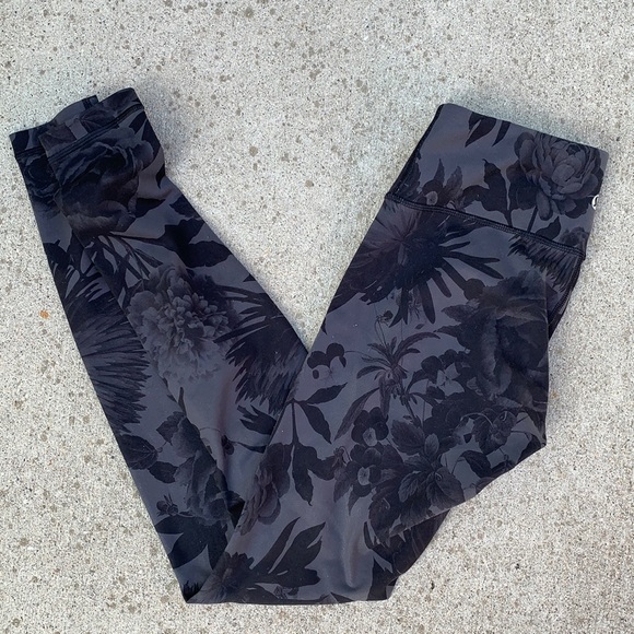 Lululemon leggings - Picture 1 of 3